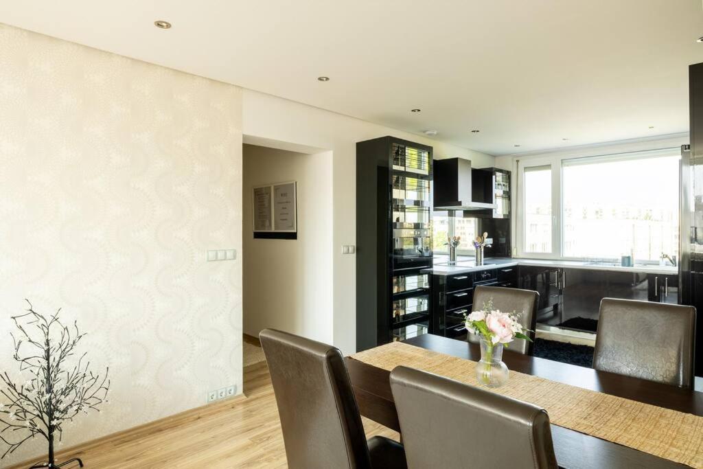 Martonfalvi Penthouse W Jacuzzi Debrecen Bagian luar foto